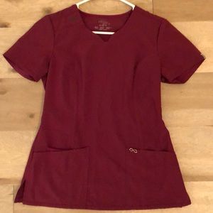 Cherokee infinity scrub top— wine